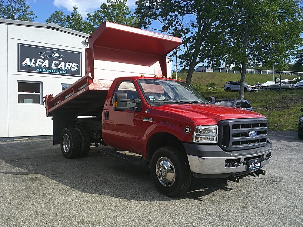 2006 Ford F-350 Chassis Reg Cab 141" WB 60" CA XL 4WD