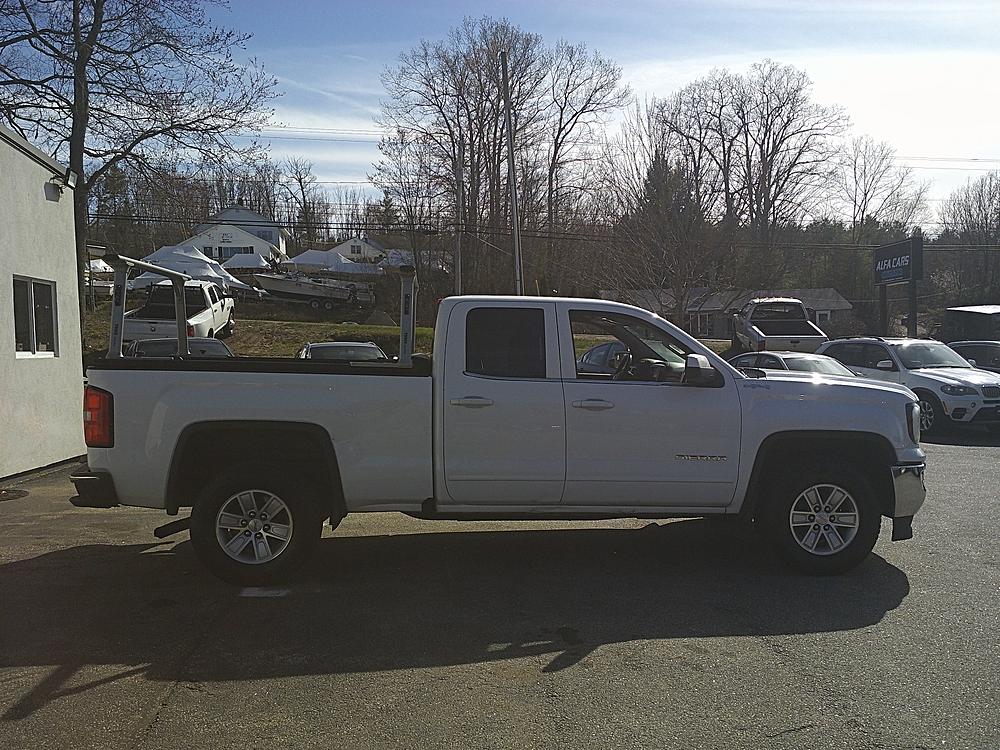 2017 GMC Sierra 1500 4WD Double Cab 143.5" SLE