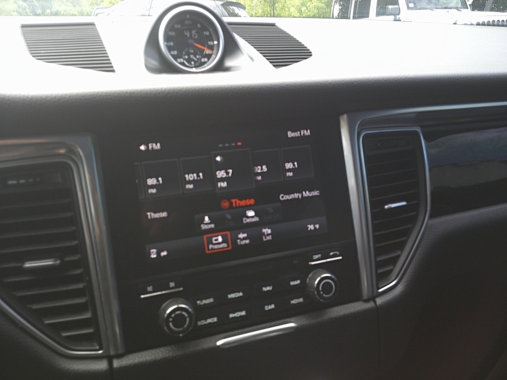2018 Porsche Macan S - Photo 18
