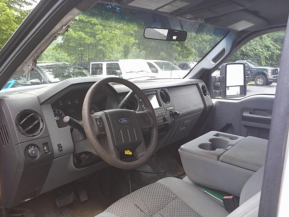 2011 Ford F-250 Super Duty XL - Photo 9