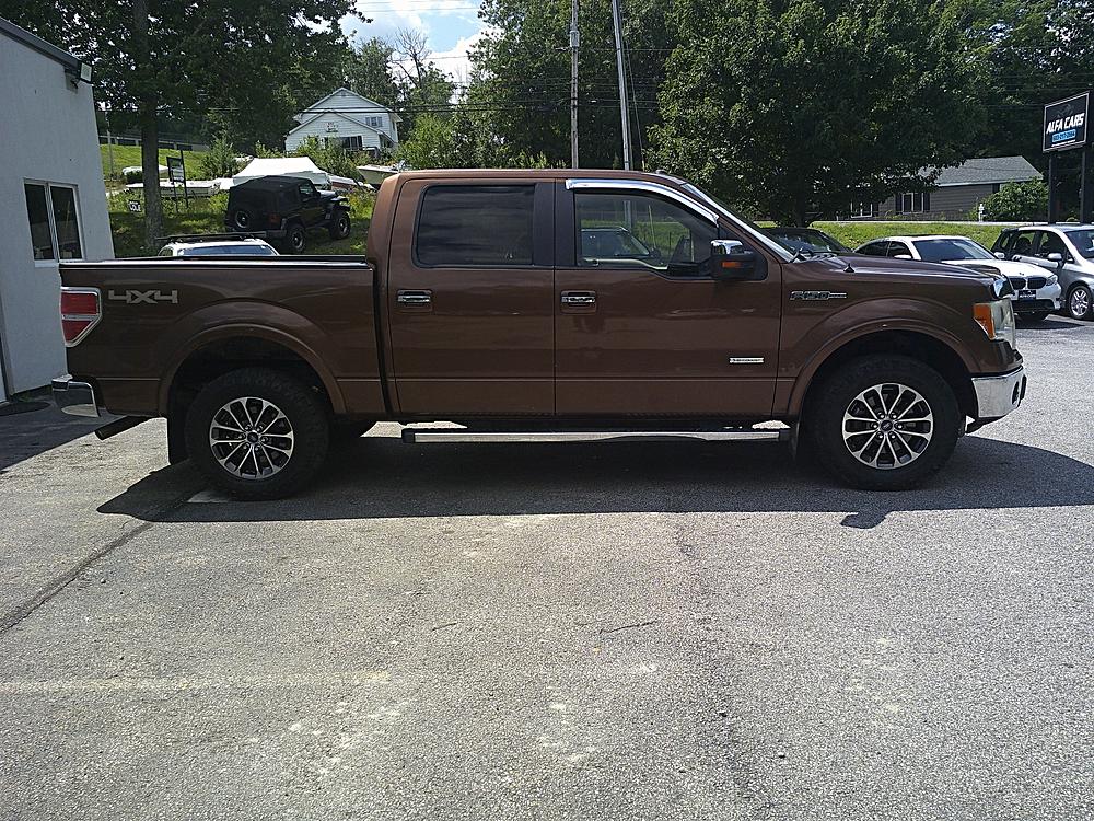 2012 Ford F-150 4WD SuperCrew 145" Lariat