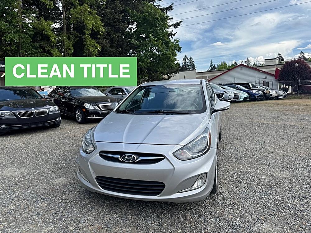 2013 Hyundai Accent SE 5-Door 6-Speed Automatic's photo