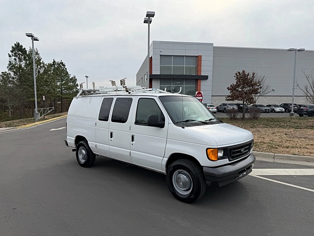 2006 Ford Econoline Van Commercial's photo