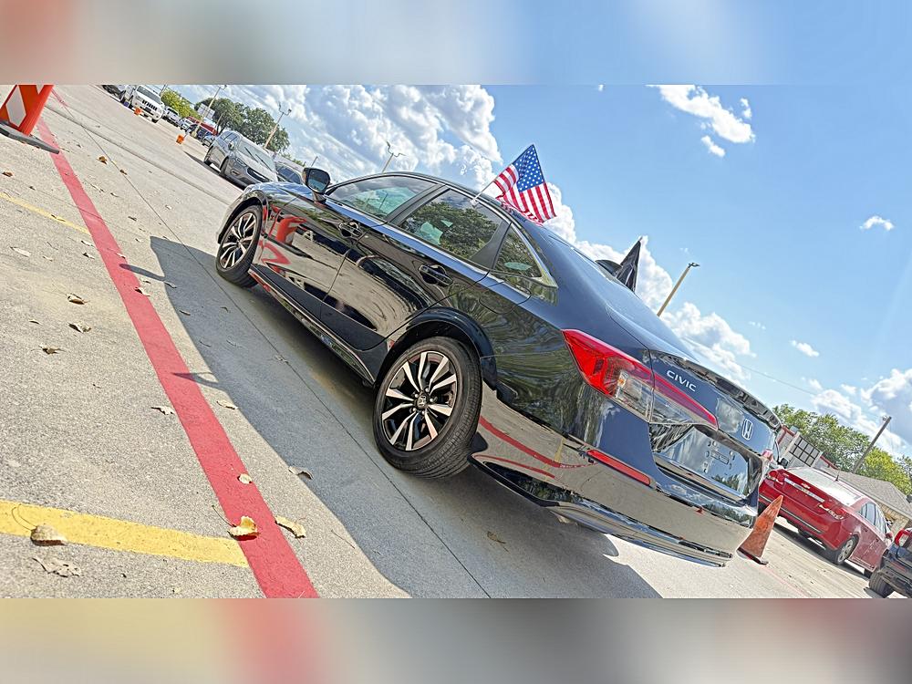 2024 Honda Civic EX - Photo 8