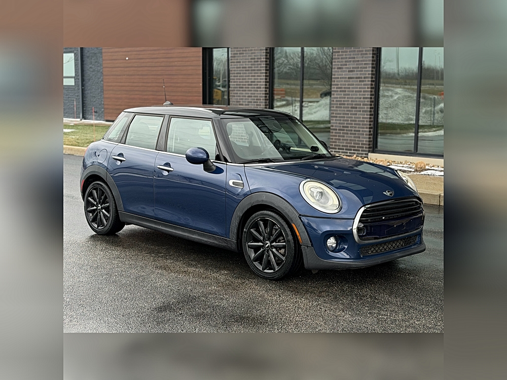 2016 MINI Cooper Base's photo