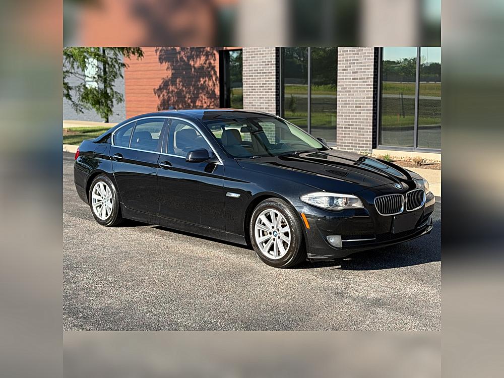 2011 BMW 5 Series 528i Sedan's photo