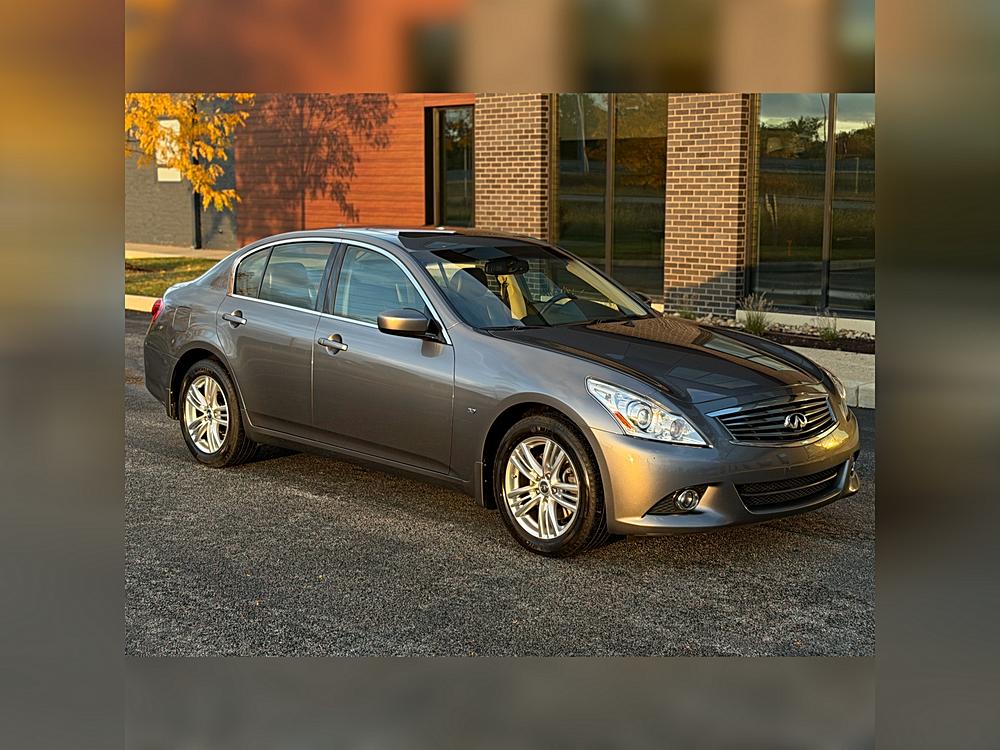 2015 INFINITI Q40