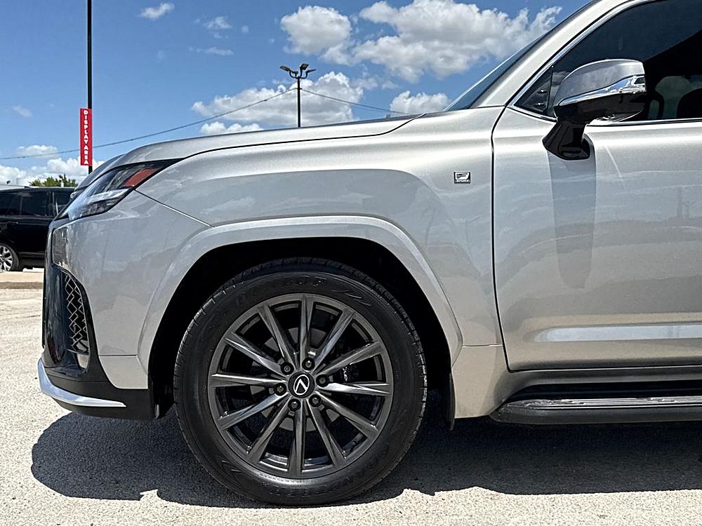 2024 Lexus LX 5