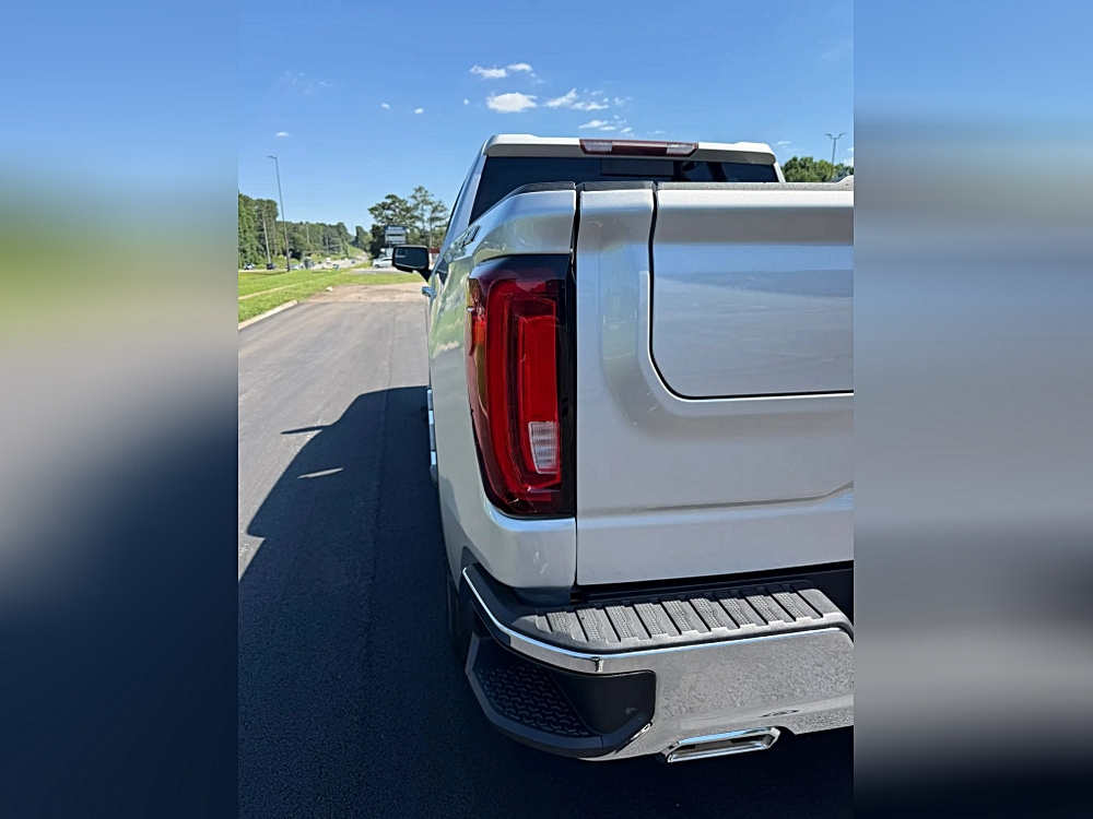 GMC Sierra 1500 Crew Cab photo 11