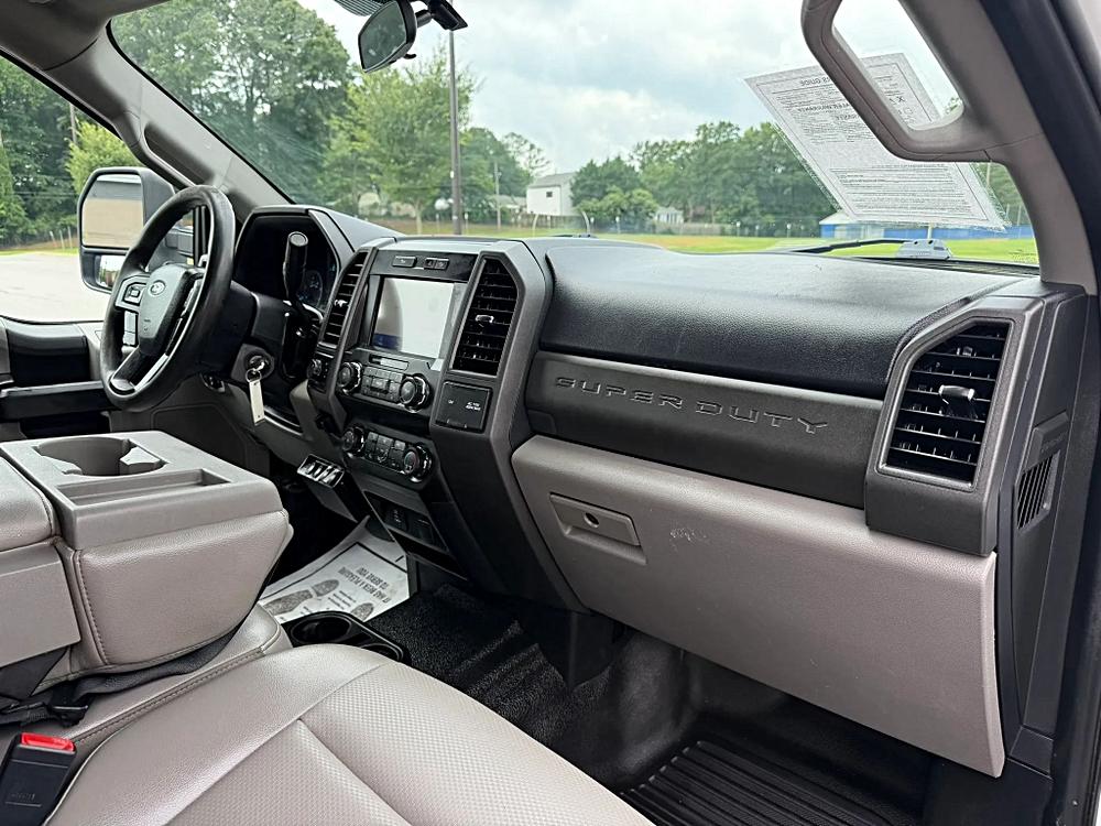 Ford F250 Super Duty Crew Cab photo 26