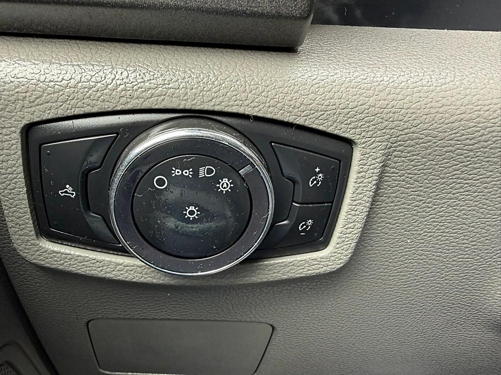 Ford F250 Super Duty Crew Cab photo 35