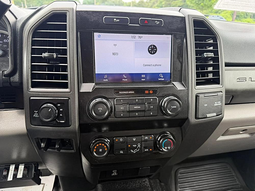 Ford F250 Super Duty Crew Cab photo 38