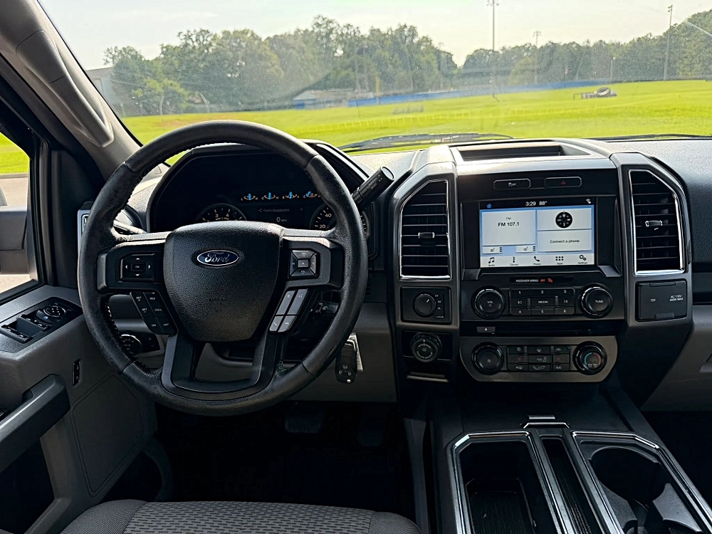 Ford F150 SuperCrew Cab photo 31