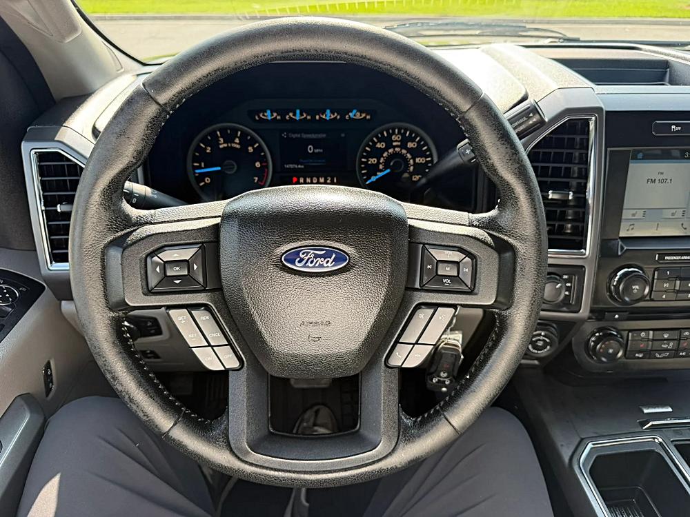 Ford F150 SuperCrew Cab photo 32