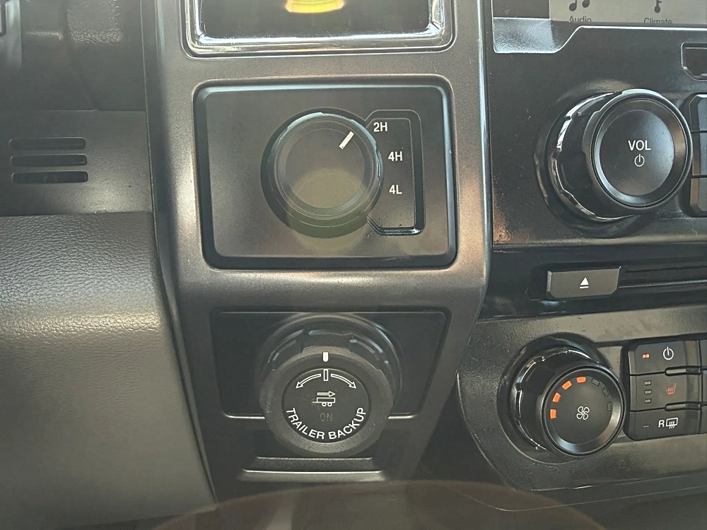 Ford F150 SuperCrew Cab photo 37
