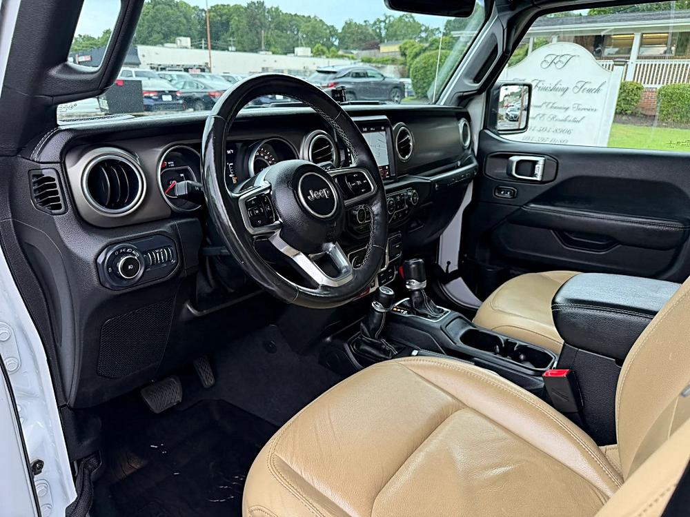 Jeep Wrangler photo 16