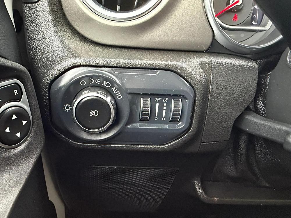 Jeep Wrangler photo 31