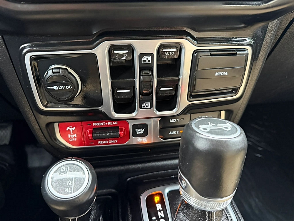 Jeep Wrangler photo 34