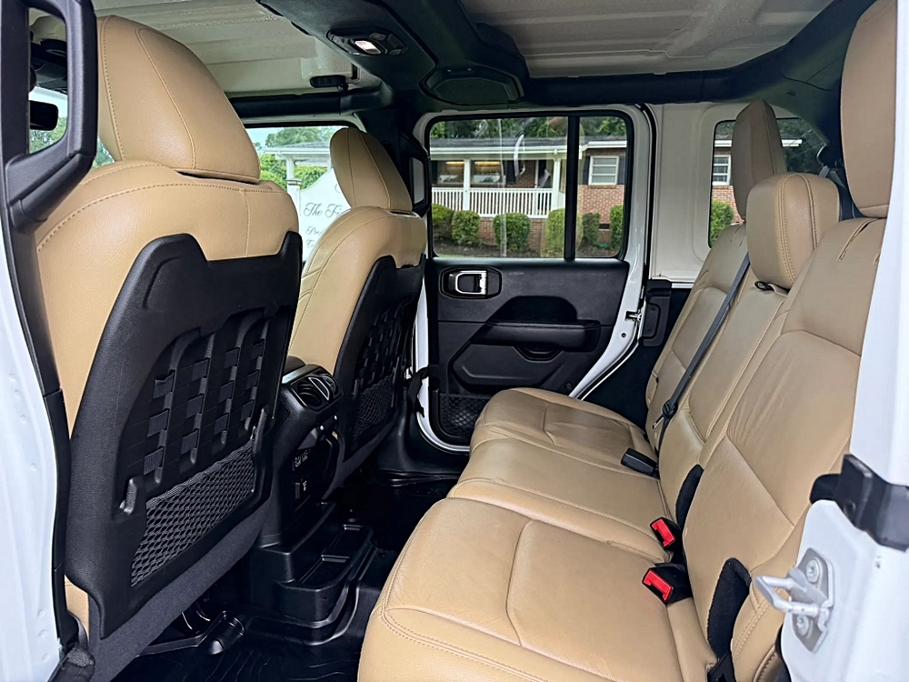 Jeep Wrangler photo 37