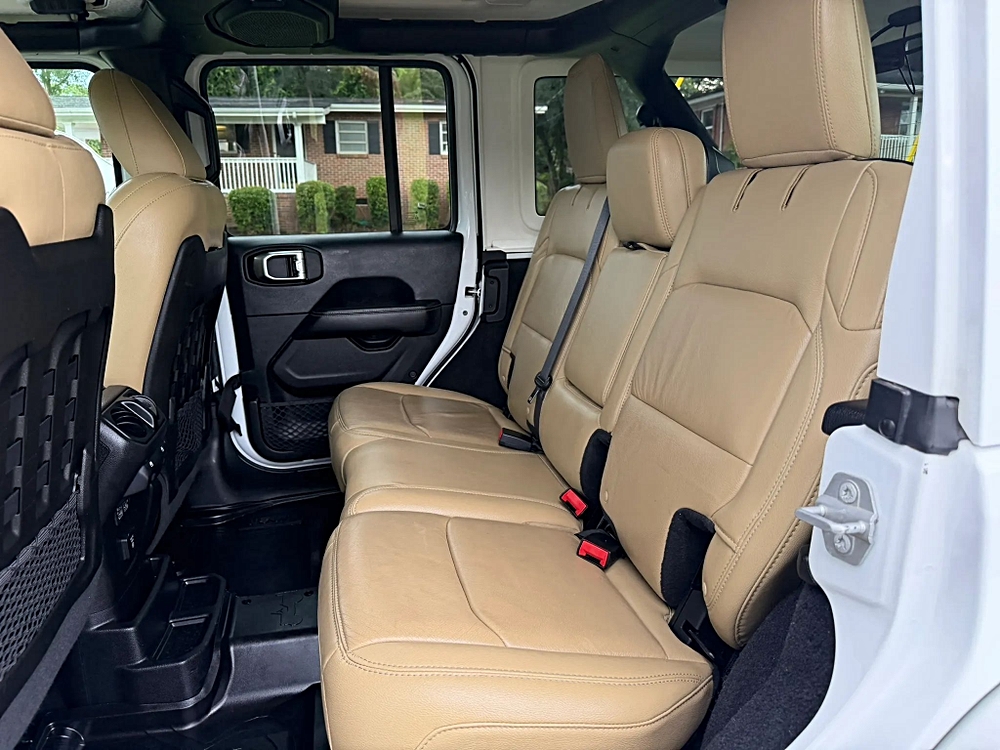 Jeep Wrangler photo 38