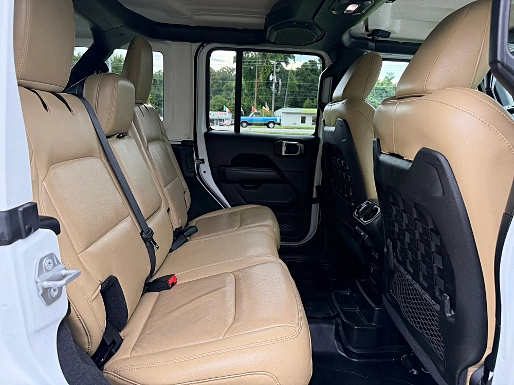 Jeep Wrangler photo 40
