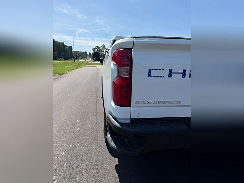 Chevrolet Silverado 2500 HD Double Cab photo 12