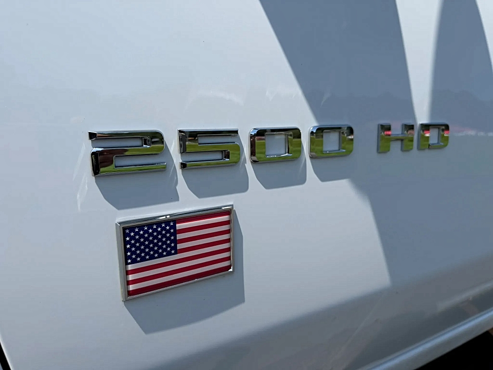 Chevrolet Silverado 2500 HD Double Cab photo 18