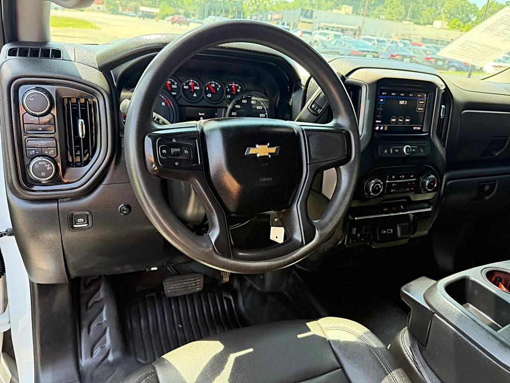 Chevrolet Silverado 2500 HD Double Cab photo 21