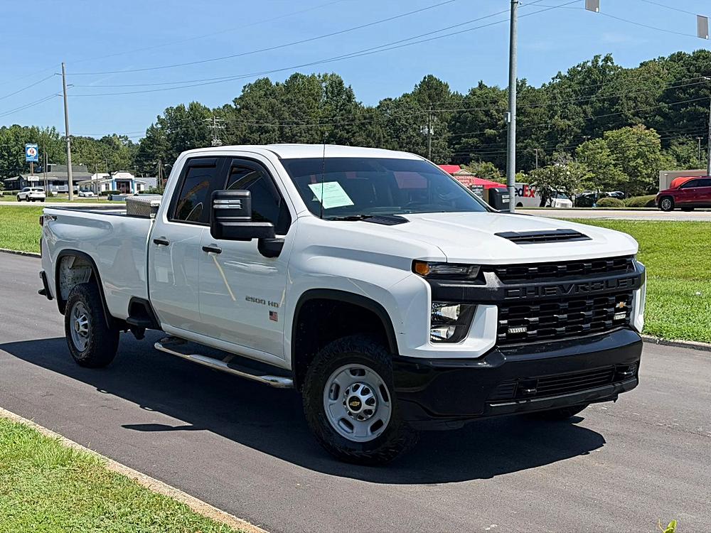 Chevrolet Silverado 2500 HD Double Cab photo 4