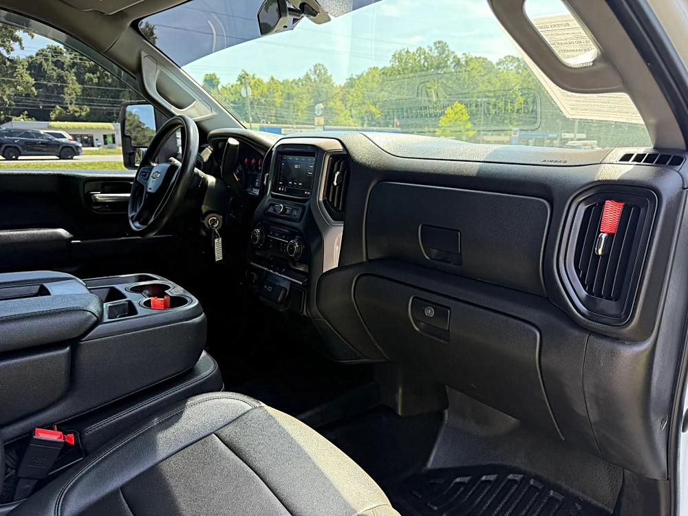 Chevrolet Silverado 2500 HD Double Cab photo 26