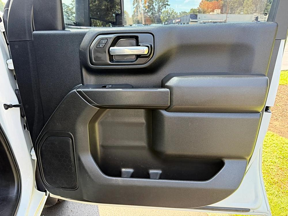 Chevrolet Silverado 2500 HD Double Cab photo 29