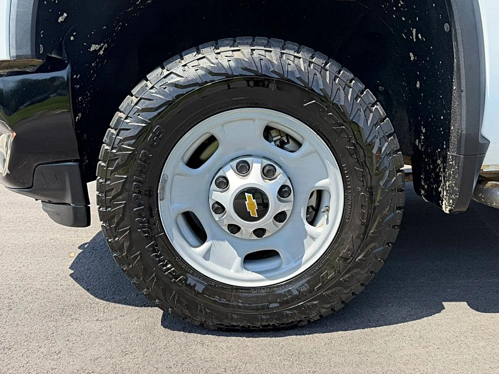 Chevrolet Silverado 2500 HD Double Cab photo 38