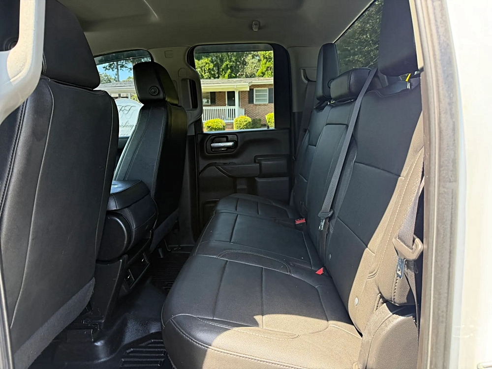 Chevrolet Silverado 2500 HD Double Cab photo 39