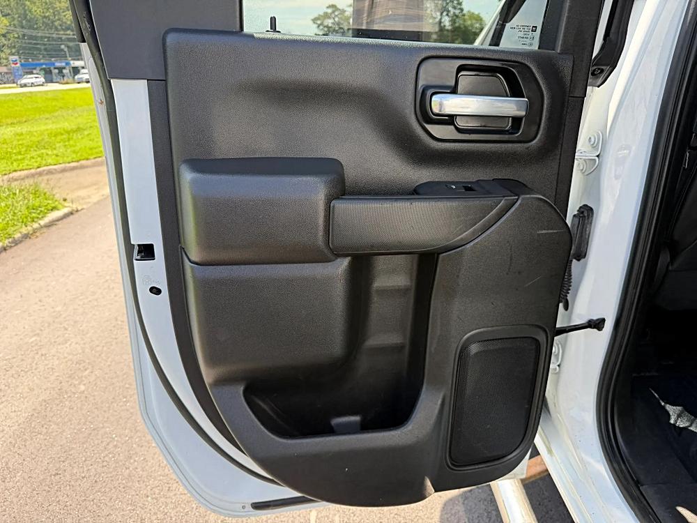Chevrolet Silverado 2500 HD Double Cab photo 40