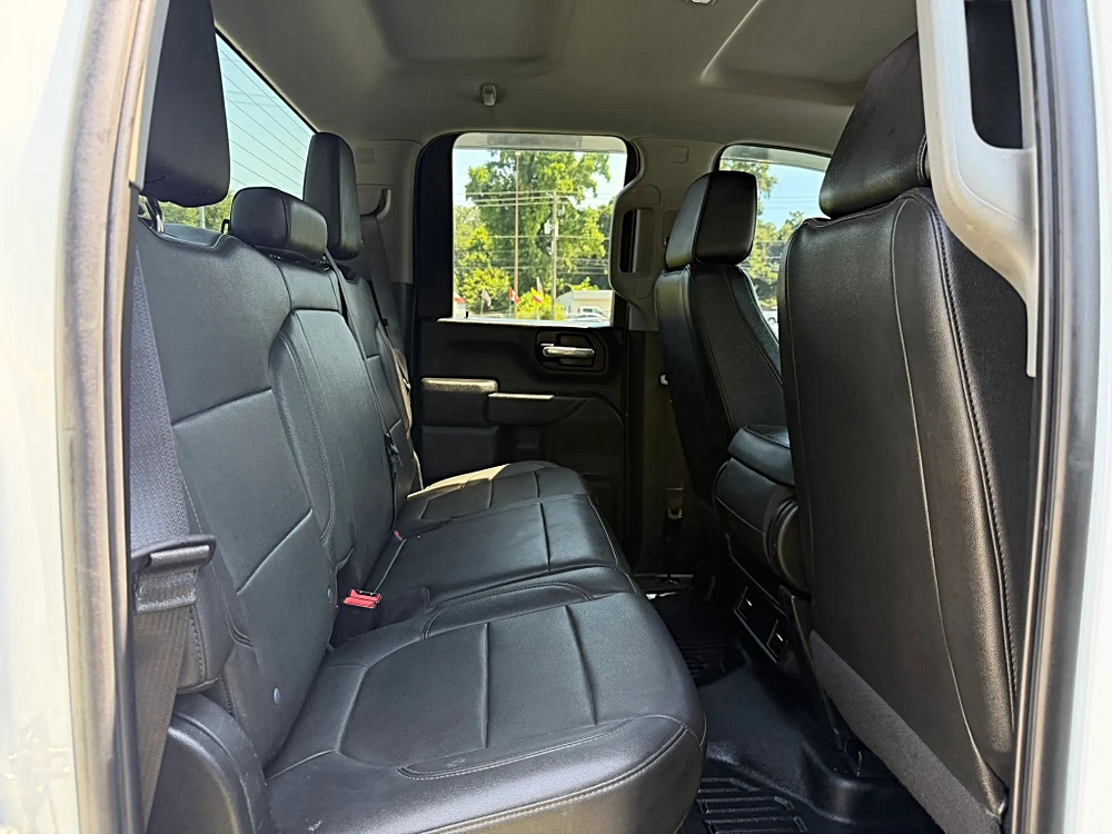 Chevrolet Silverado 2500 HD Double Cab photo 41