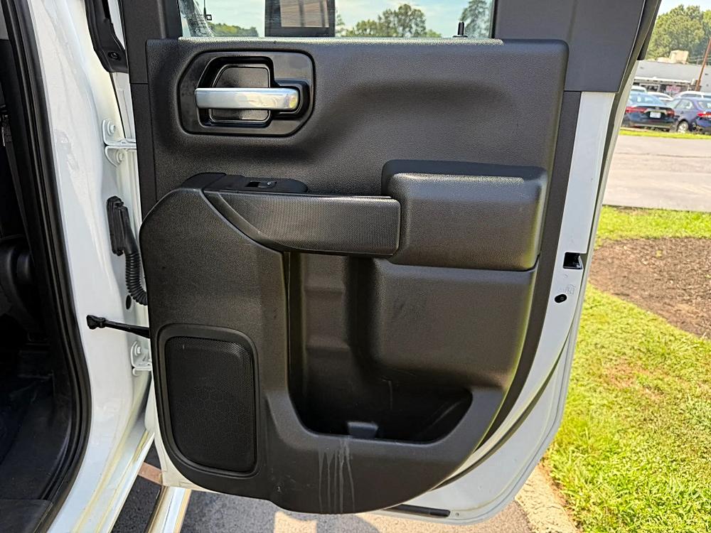 Chevrolet Silverado 2500 HD Double Cab photo 42