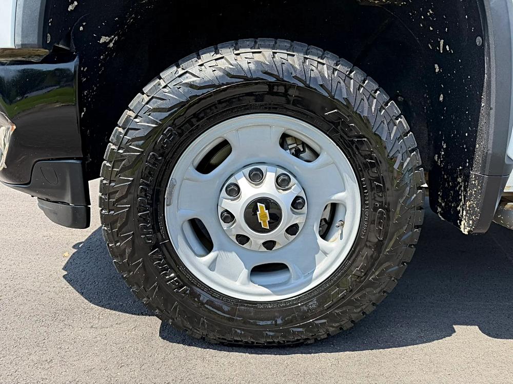 Chevrolet Silverado 2500 HD Double Cab photo 43