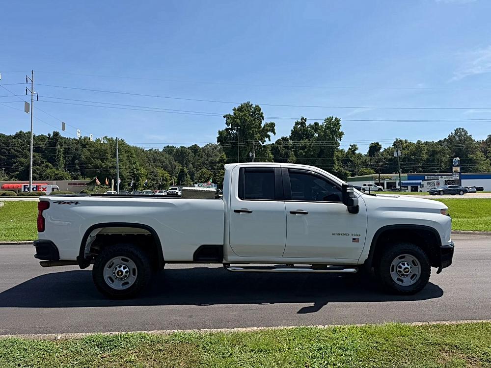 Chevrolet Silverado 2500 HD Double Cab photo 8