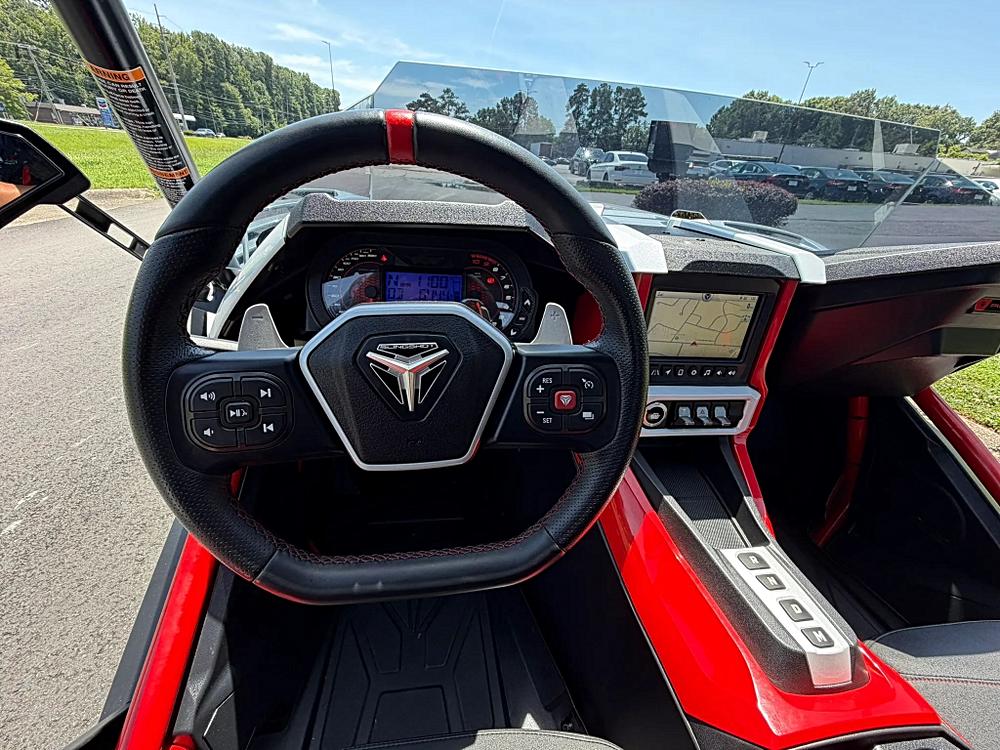 Polaris Slingshot photo 14