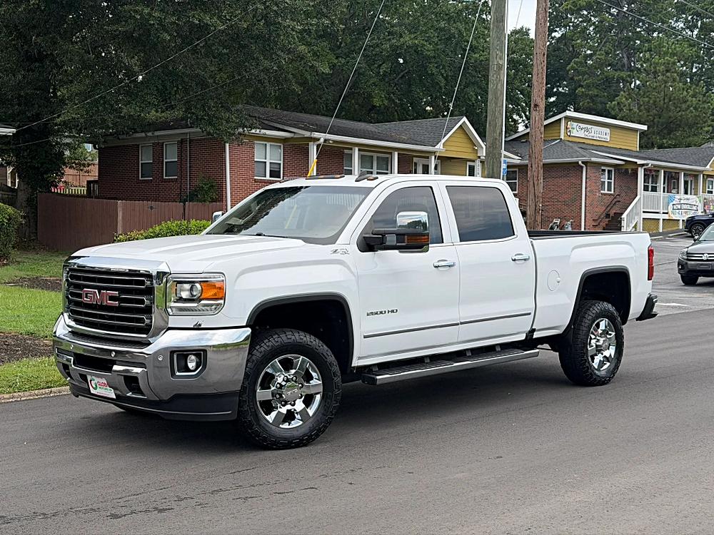 GMC Sierra 2500 HD Crew Cab photo 3