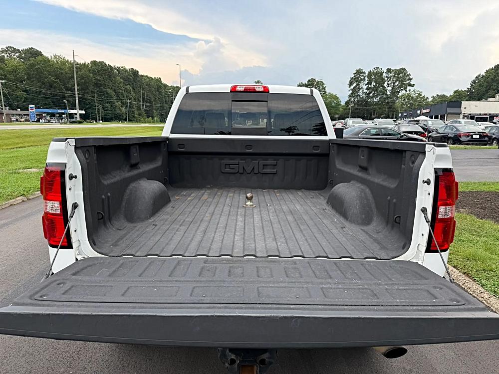 GMC Sierra 2500 HD Crew Cab photo 16