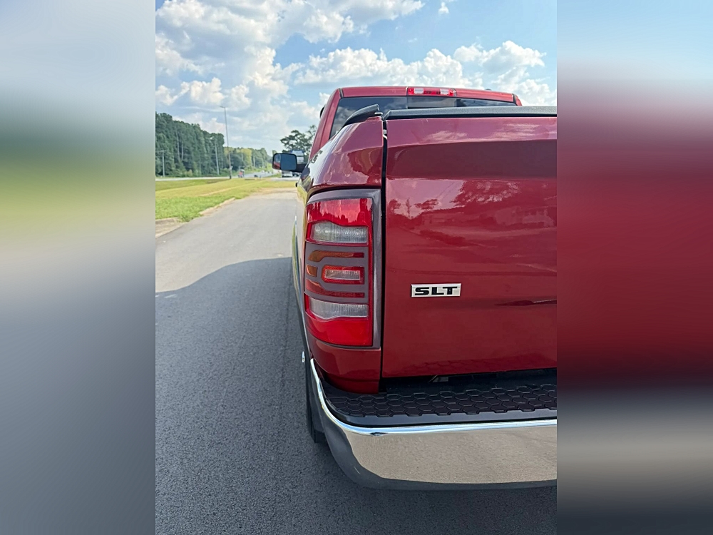Dodge Ram 2500 Crew Cab photo 12