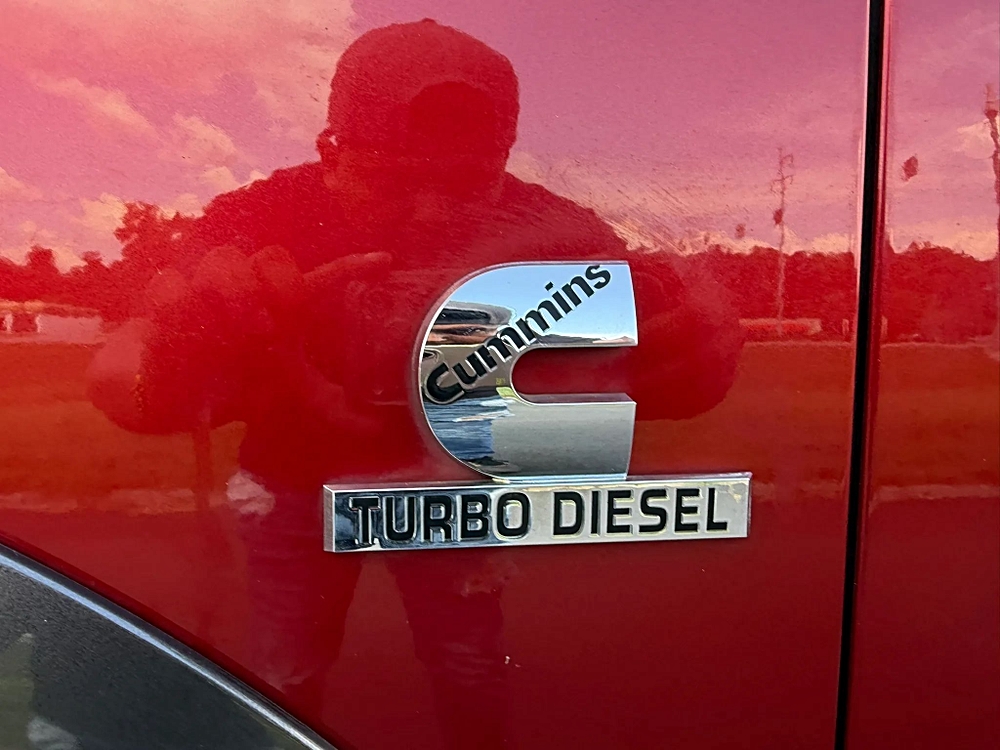 Dodge Ram 2500 Crew Cab photo 16