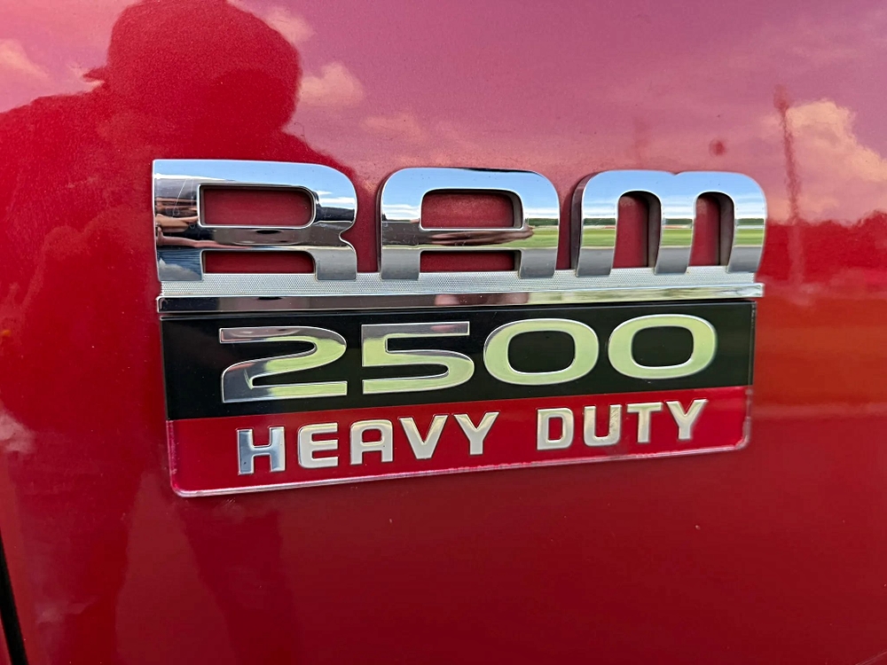 Dodge Ram 2500 Crew Cab photo 17