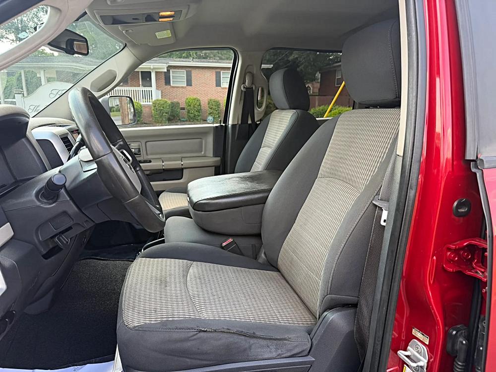 Dodge Ram 2500 Crew Cab photo 21