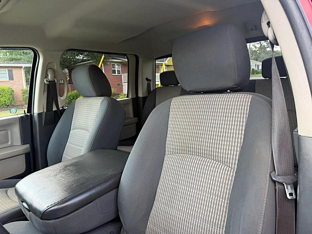 Dodge Ram 2500 Crew Cab photo 22