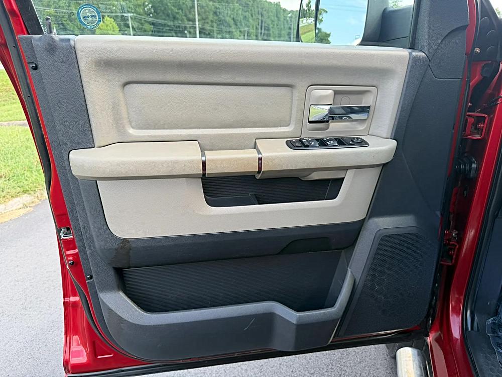 Dodge Ram 2500 Crew Cab photo 23