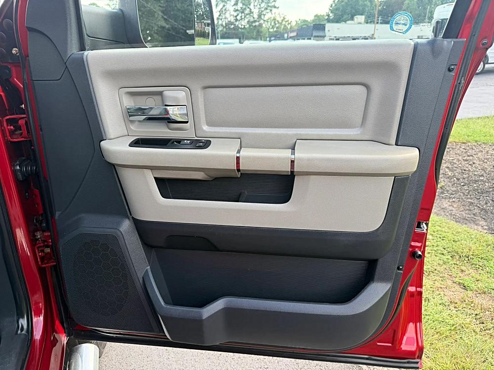 Dodge Ram 2500 Crew Cab photo 28