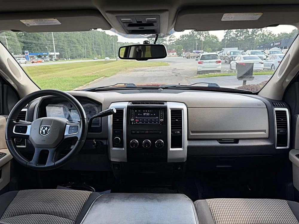 Dodge Ram 2500 Crew Cab photo 29