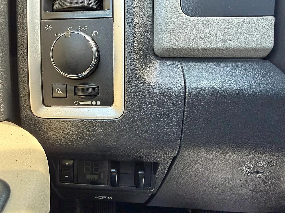 Dodge Ram 2500 Crew Cab photo 35